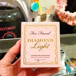 Too Faced Diamond Light highlighter